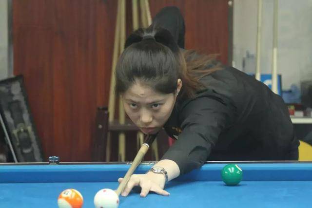 的头球攻门 的头球攻门