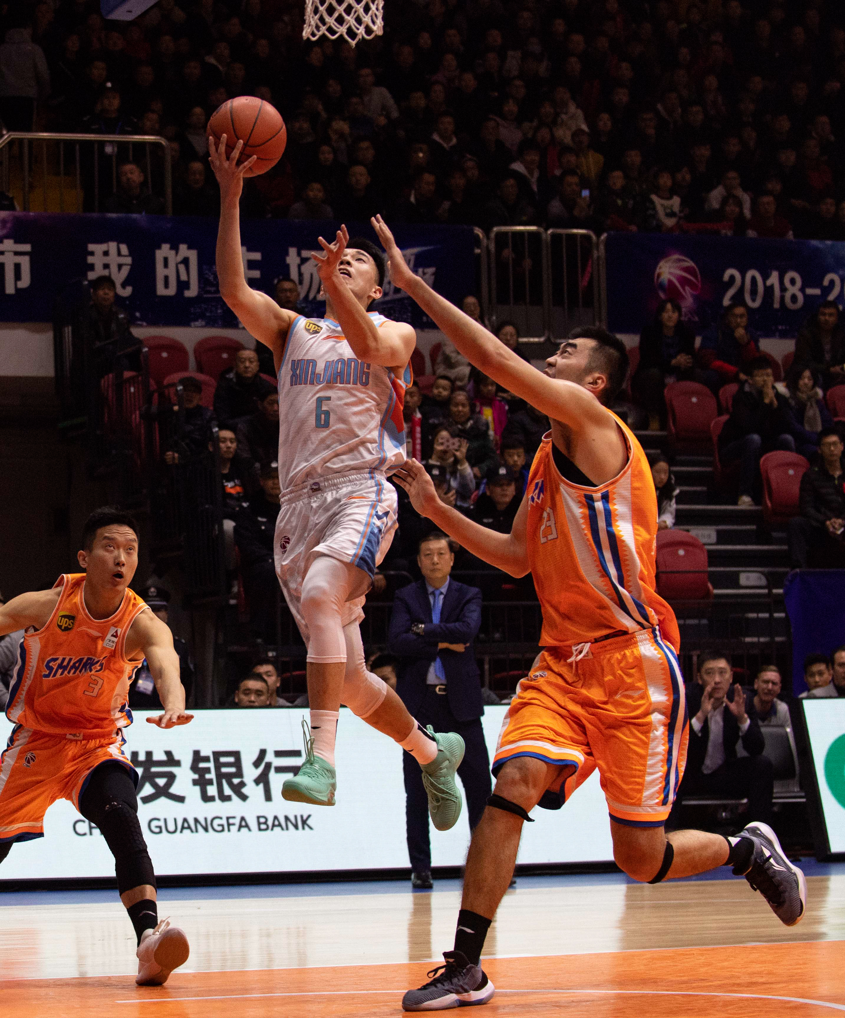 每当球队陷 每当球队陷