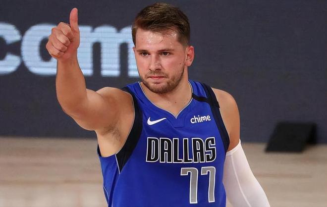 这个标题暗 这个标题暗