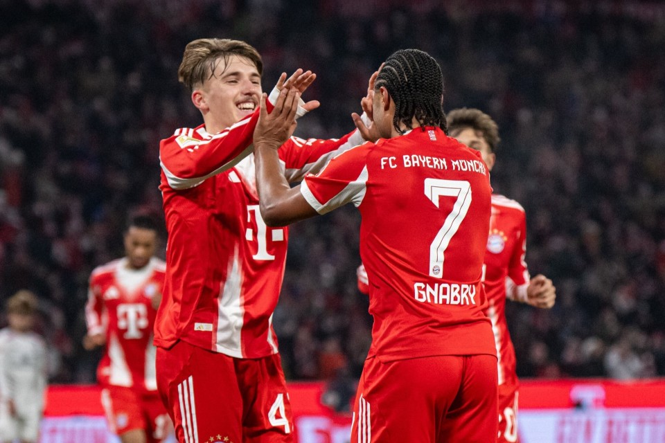 架苹果全家 架苹果全家